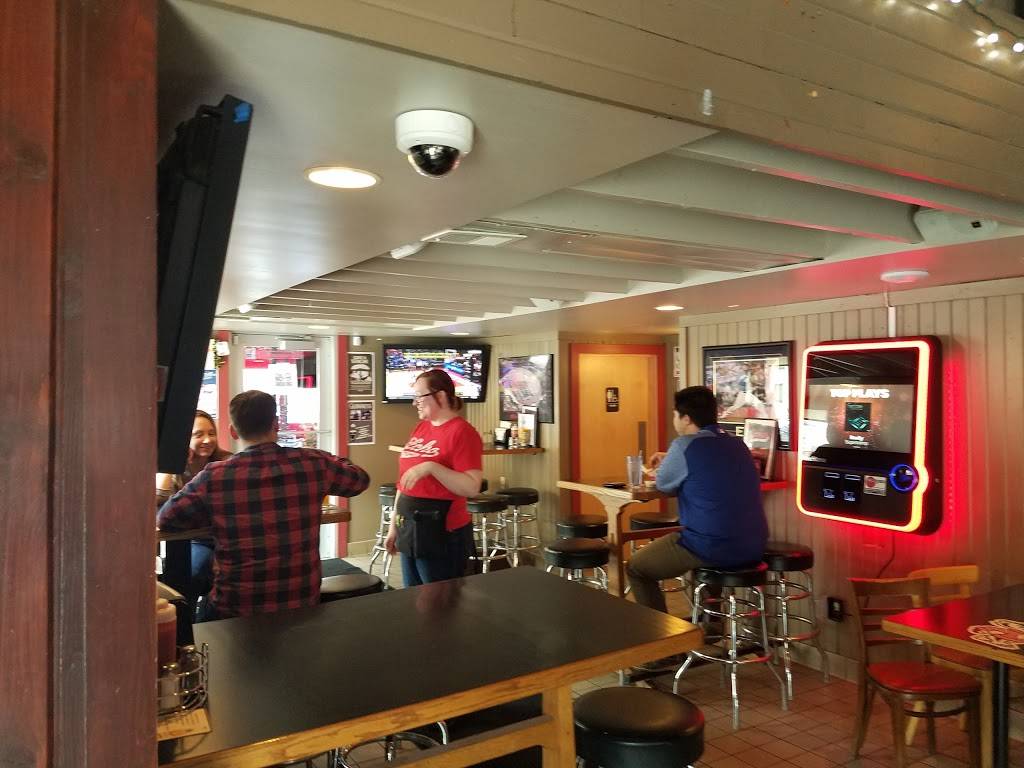 Echo Tap & Grill | restaurant | 554 W Main St #2632, Madison, WI 53703, USA | 6082566928 OR +1 608-256-6928