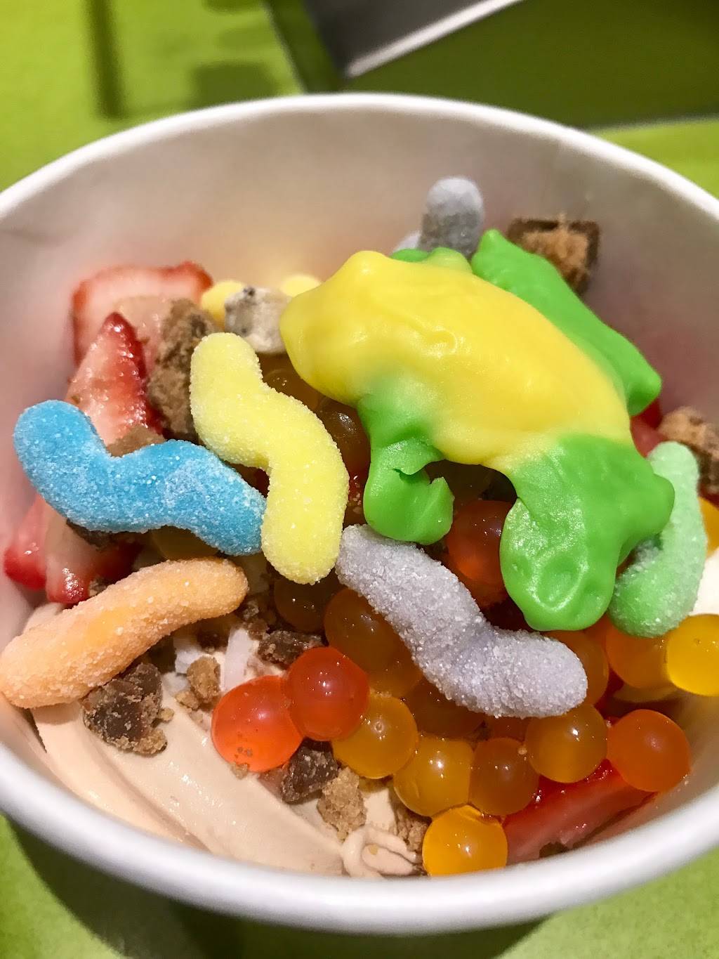 Menchies Frozen Yogurt | bakery | 1027 N Elmhurst Rd, Mt Prospect, IL 60056, USA | 2247352296 OR +1 224-735-2296