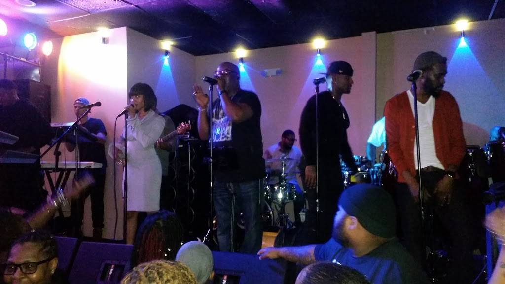 Wah Mee & New China | restaurant | 1604 Rhode Island Ave NE, Washington, DC 20002, USA | 2026353442 OR +1 202-635-3442