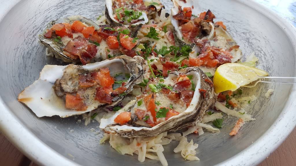 Dockers Restaurant | night club | 3505 Marina View Point, Muskegon, MI 49441, USA | 2317550400 OR +1 231-755-0400