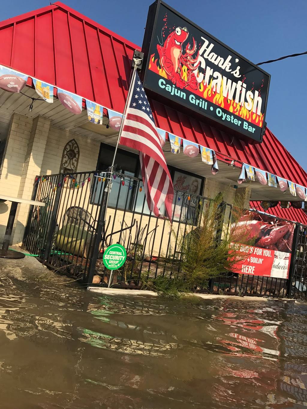 Hanks Crawfish Bar & Grill | restaurant | 4409 Hwy 6 N, Houston, TX 77084, USA | 2816568923 OR +1 281-656-8923