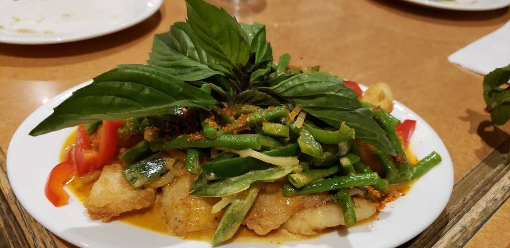 Restaurant Talay Thai | restaurant | 5697 Chemin de la Côte-des-Neiges, Montréal, QC H3S 1Y7, Canada | 5147392999 OR +1 514-739-2999