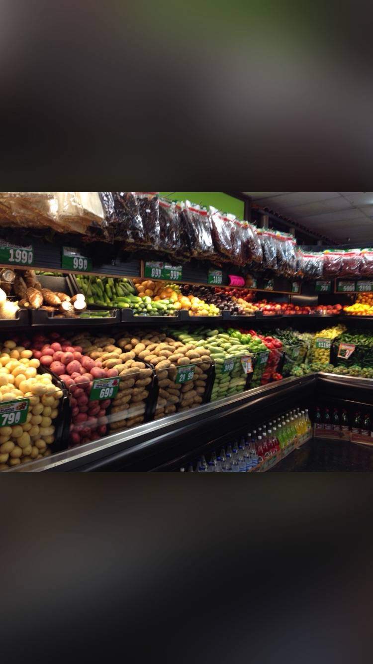 la bodega farmers meat market | restaurant | 2111 Pickwick Dr, Camarillo, CA 93010, USA | 8053840716 OR +1 805-384-0716