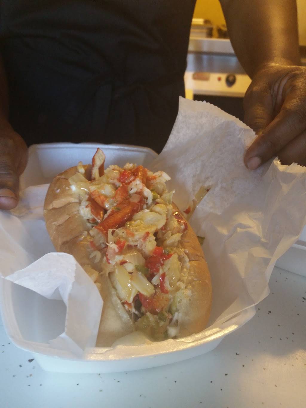 Jamaican Jerk Center | restaurant | 1400 US-1, Cape Neddick, ME 03902, USA | 2073513033 OR +1 207-351-3033