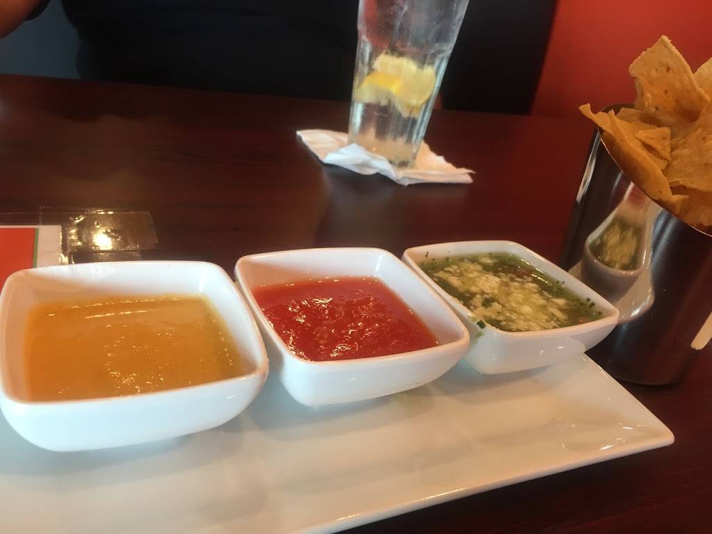 Rivieras Comida Tex-Mex | restaurant | 3534 Hickory Tree Rd, Balch Springs, TX 75180, USA | 2142563384 OR +1 214-256-3384