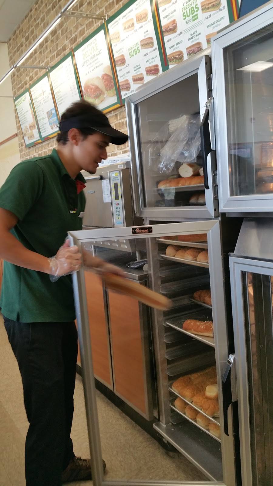 Subway | restaurant | 8701 Colonel H Weir Cook, Indianapolis, IN 46241, USA | 3176727552 OR +1 317-672-7552