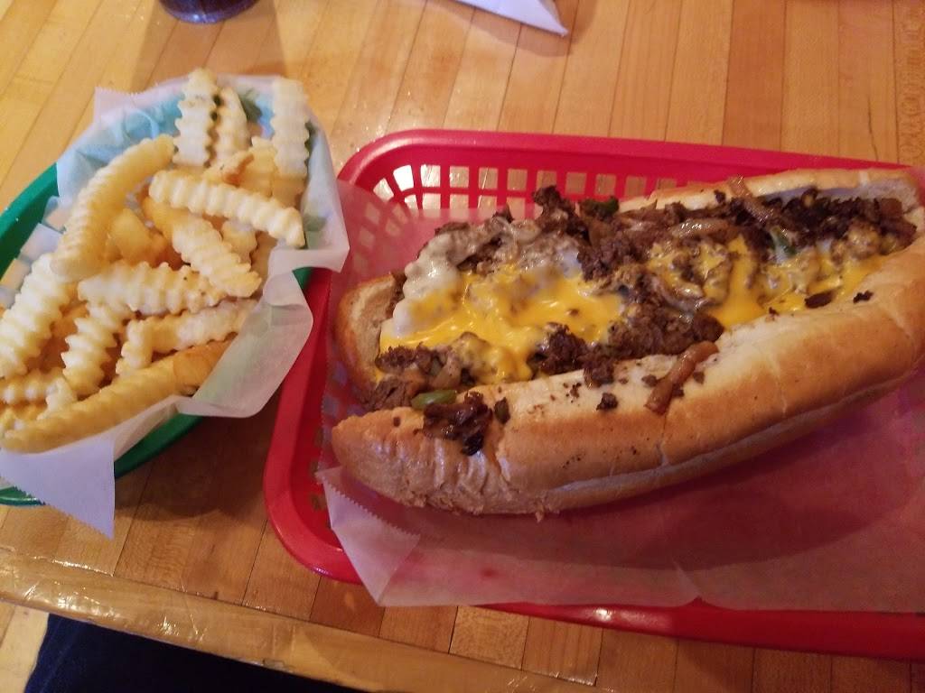 Grinders Stonewall | restaurant | 10240 Pflumm Rd, Lenexa, KS 66215, USA | 9138882000 OR +1 913-888-2000