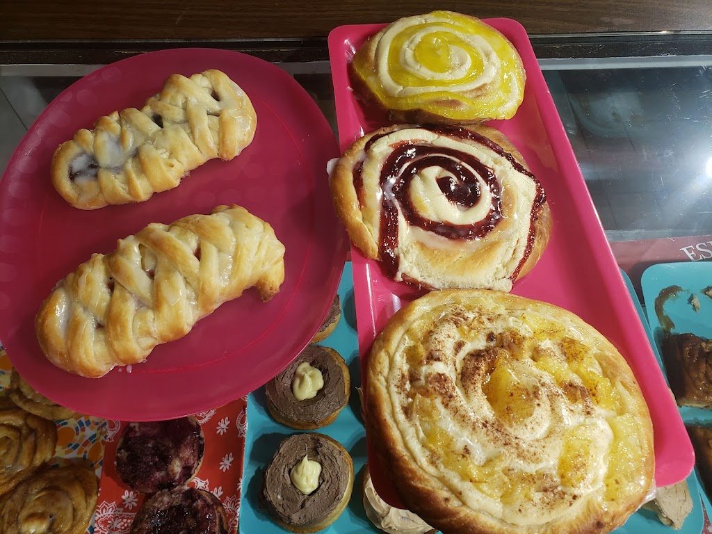 Crabby Cakes Bakery | bakery | 63345 Boat Basin Rd suite a, Coos Bay, OR 97420, USA | 5418082388 OR +1 541-808-2388