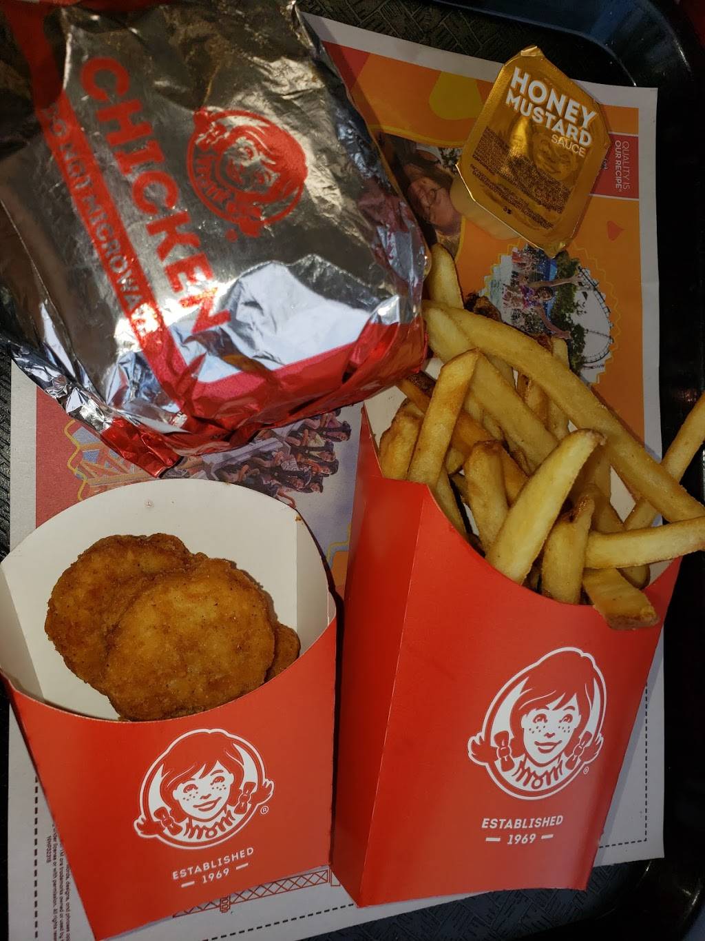 Wendys | restaurant | 1701 7th Ave, Beaver Falls, PA 15010, USA | 7248472210 OR +1 724-847-2210