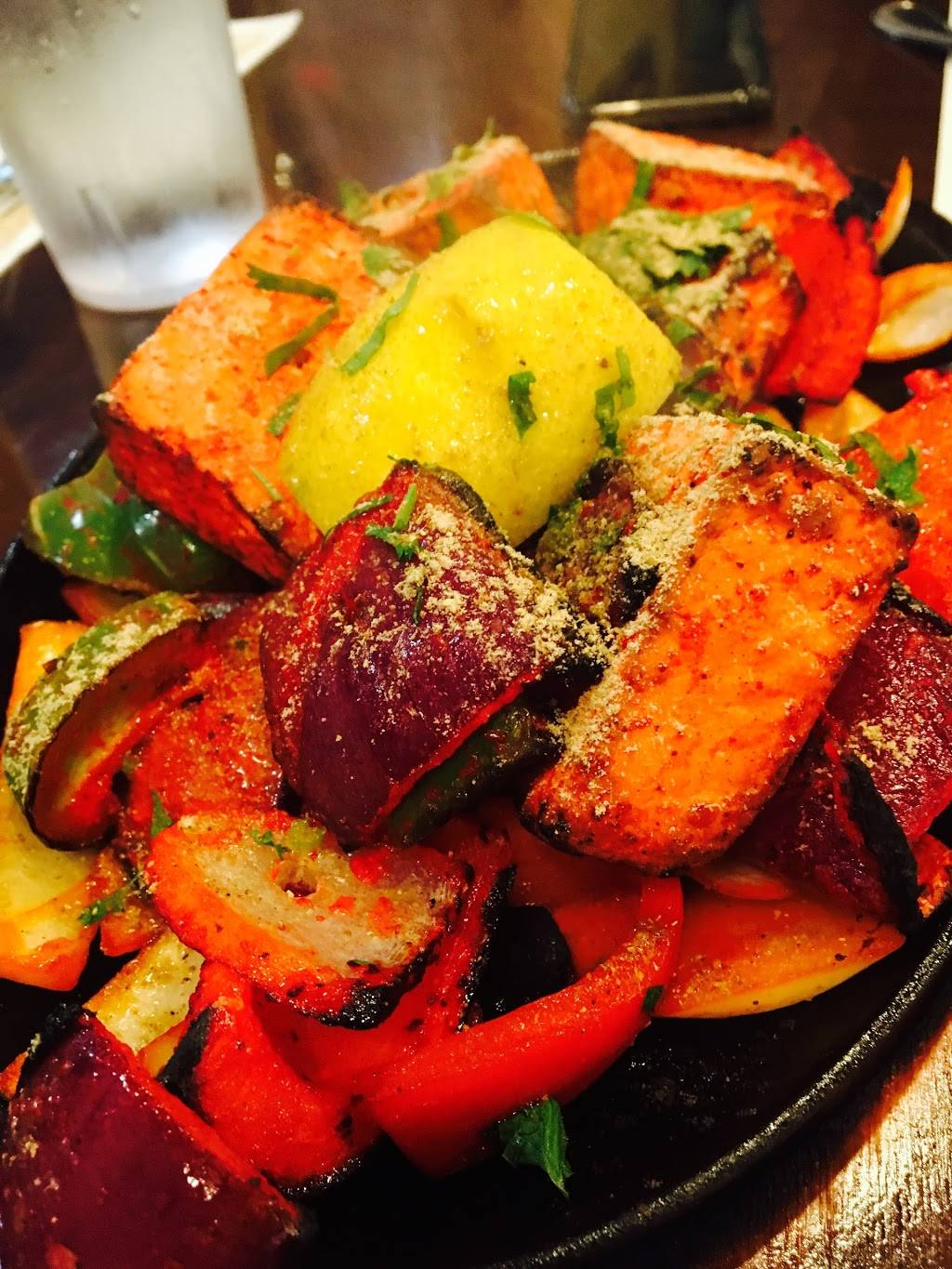 Laylas Kitchen | restaurant | 6152 Cleveland Ave, Columbus, OH 43231, USA | 6148825522 OR +1 614-882-5522