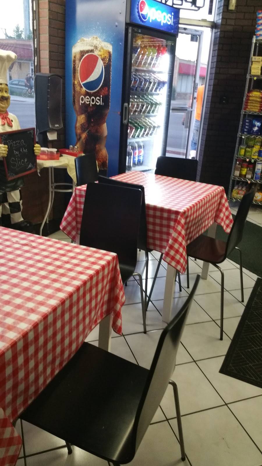 Mama Lunas Restaurant & Pizzeria | restaurant | 7601 W Addison St, Chicago, IL 60634, USA | 7738874478 OR +1 773-887-4478