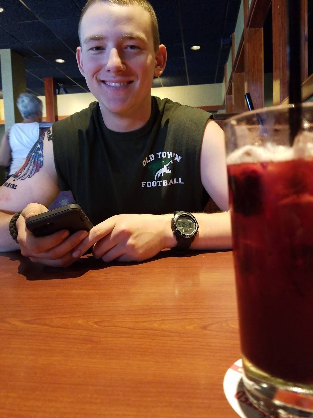 Ruby Tuesday | restaurant | 5 Walton Dr, Brewer, ME 04412, USA | 2079898953 OR +1 207-989-8953