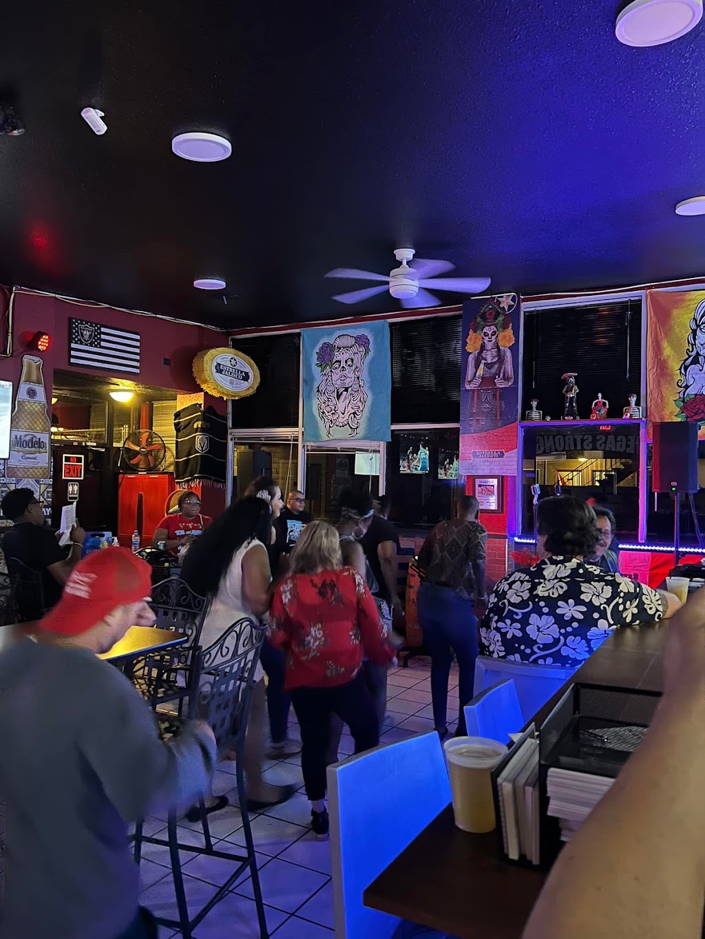 Chanclas Tacos & Wings | restaurant | 1322 E Fremont St, Las Vegas, NV 89101, USA | 7028021250 OR +1 702-802-1250