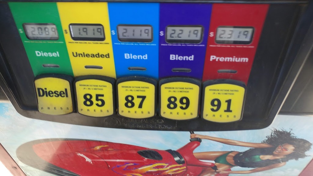 Maverik Adventures First Stop | restaurant | 1650 South St, Wheatland, WY 82201, USA | 3073223663 OR +1 307-322-3663