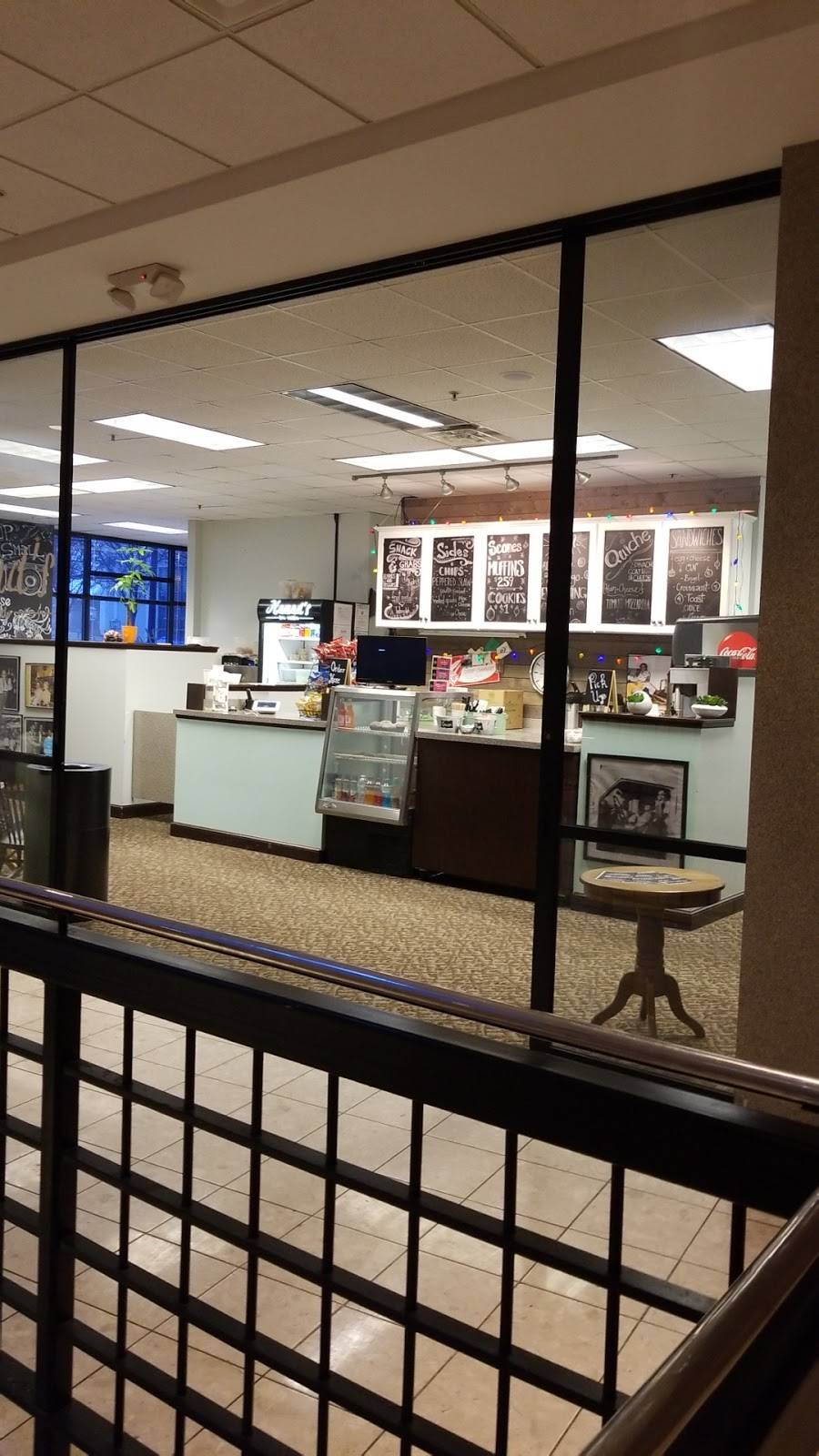 Hamads On Main | restaurant | 121 S Main St Suite #101, Akron, OH 44308, USA | 3306157544 OR +1 330-615-7544