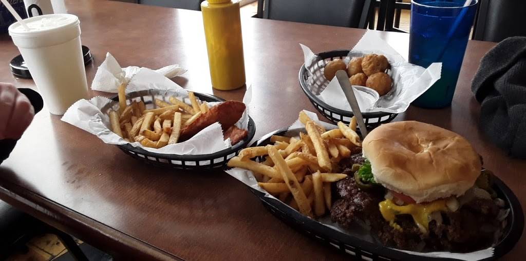 Rochs Place | restaurant | 101 N Main St, St Joseph, IL 61873, USA | 2174692660 OR +1 217-469-2660