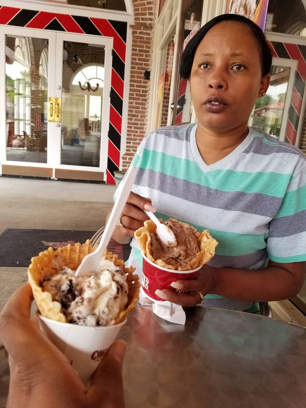 Cold Stone Creamery | bakery | 5500 Abercorn St Ste 20, Savannah, GA 31405, USA | 9126920035 OR +1 912-692-0035