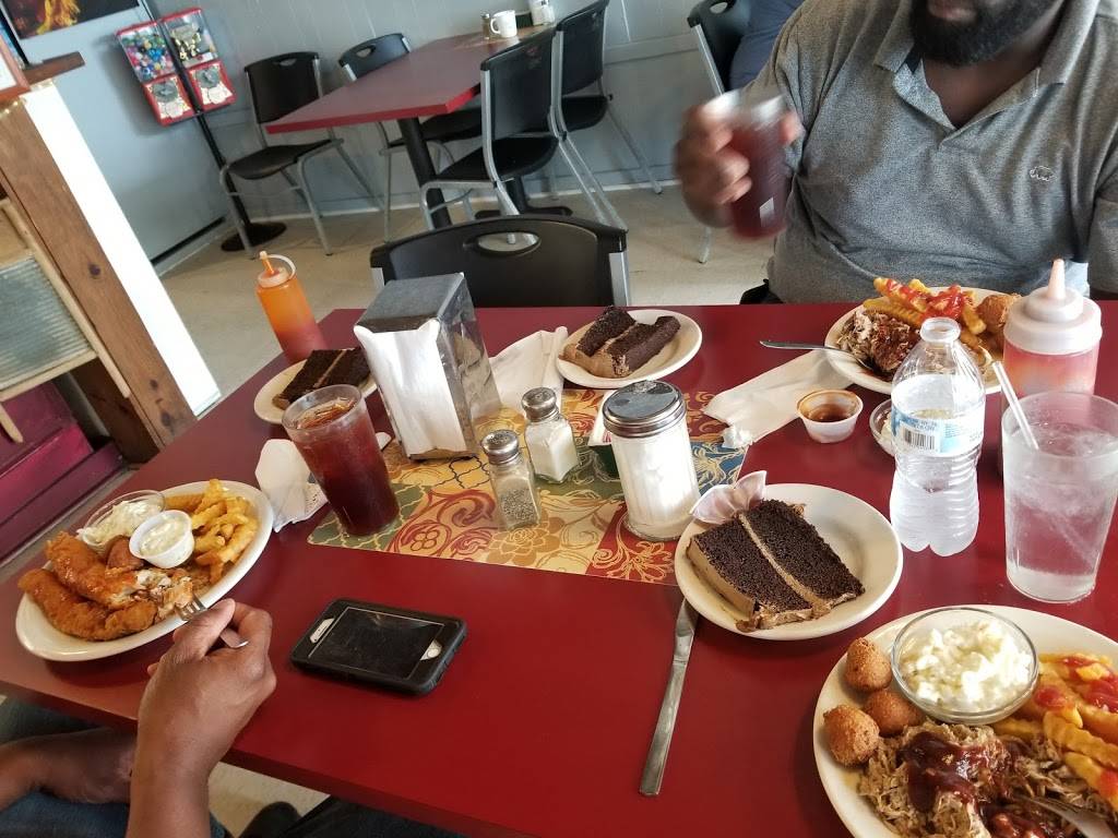 Hatchers Catering | restaurant | 16420 Court St, Amelia Court House, VA 23002, USA | 8045610334 OR +1 804-561-0334