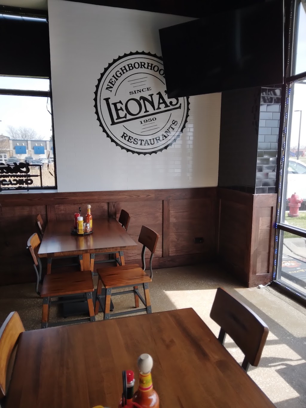 Leonas Pizzeria & Restaurant | restaurant | 8315 Ogden Ave, Lyons, IL 60534, USA | 7085268599 OR +1 708-526-8599