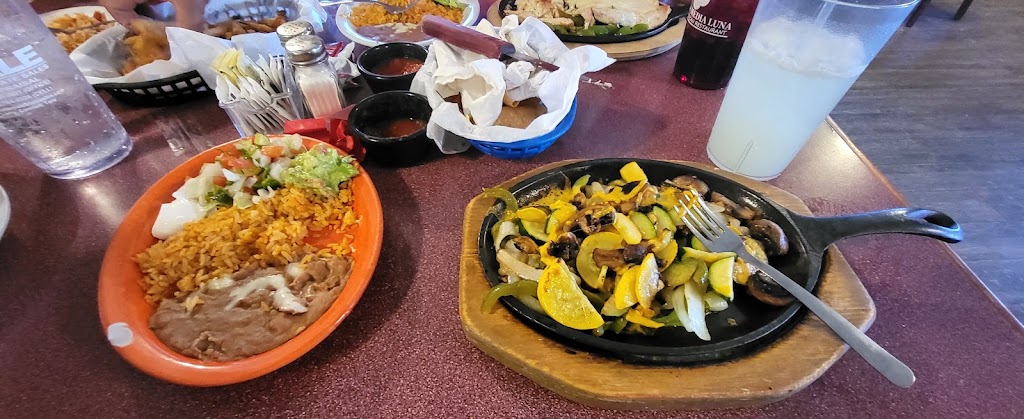 La Media Luna | restaurant | 843 E Collin Raye Dr, De Queen, AR 71832, USA | 8706426813 OR +1 870-642-6813