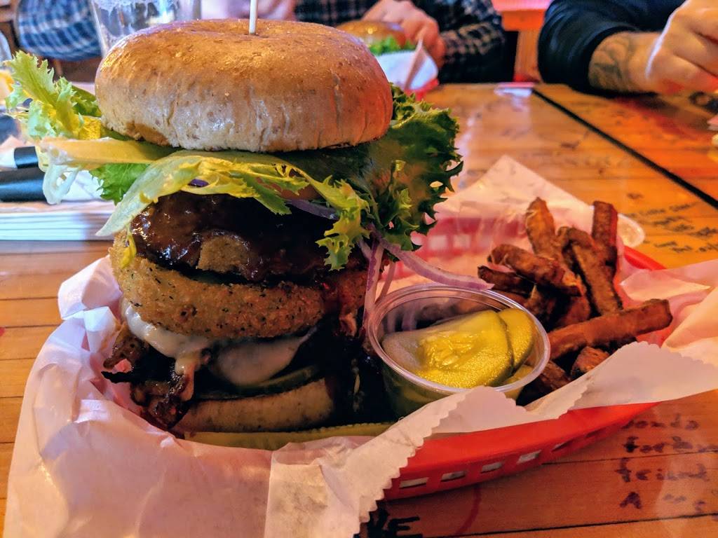 New Hudson Inn | restaurant | 56870 Grand River Ave, New Hudson, MI 48165, USA | 2484376383 OR +1 248-437-6383