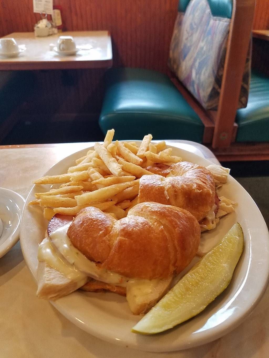 Dairyland Family Restaurant | restaurant | 716 Cottage Grove Rd, Madison, WI 53716, USA | 6082229232 OR +1 608-222-9232