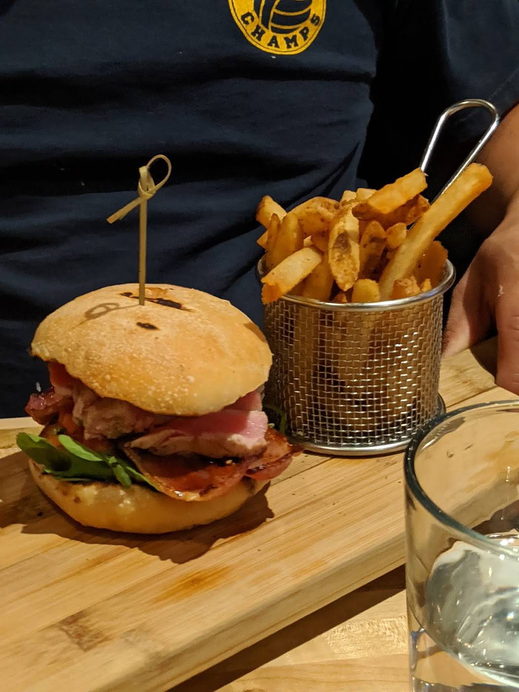 SLATE Restaurant & Bar | restaurant | 2237 Queen St E, Toronto, ON M4E 2Z9, Canada | 4166860800 OR +1 416-686-0800