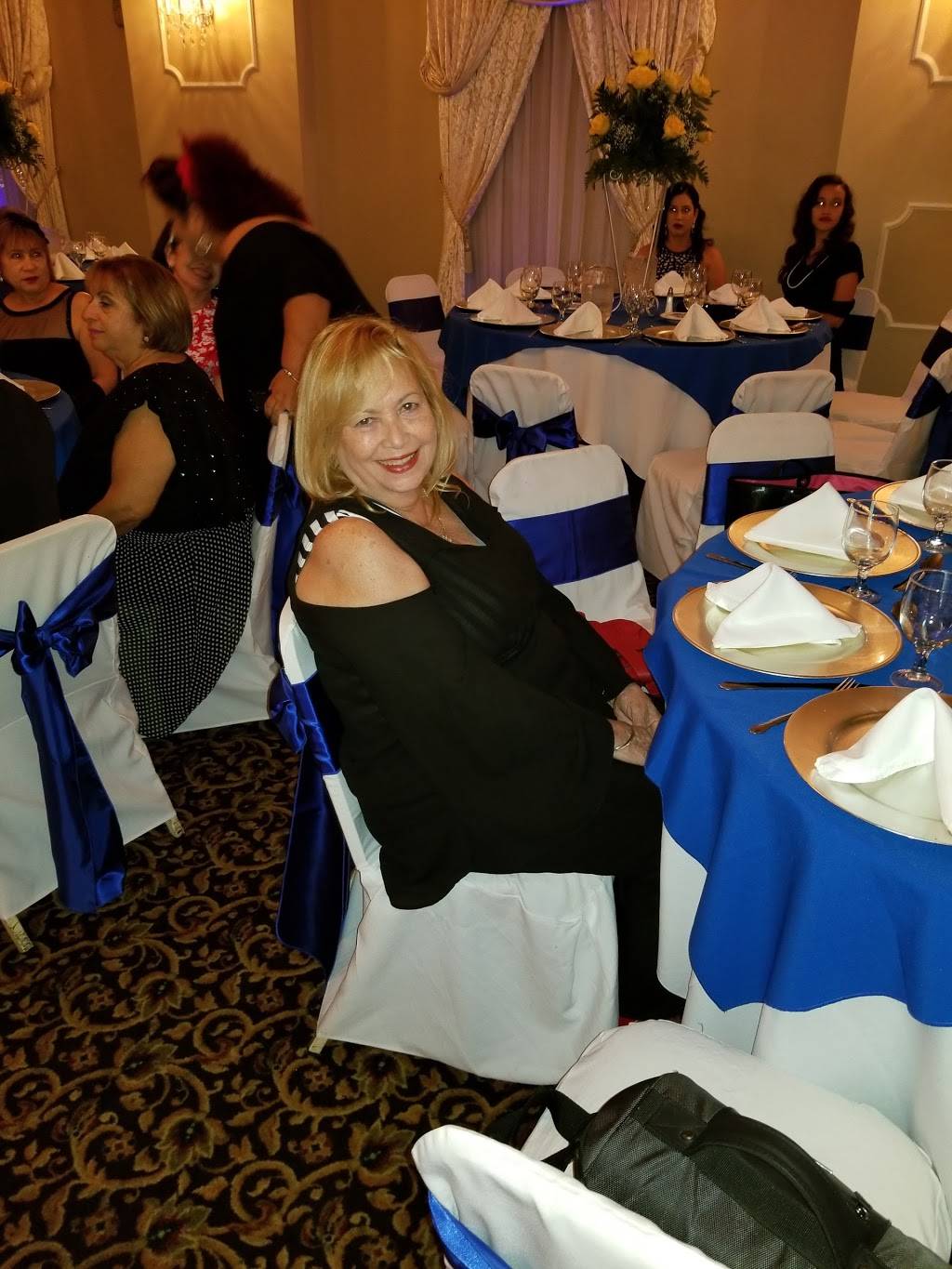 Angelitos Banquet Hall Inc | restaurant | 300 Palm Ave, Hialeah, FL 33010, USA | 3058889345 OR +1 305-888-9345