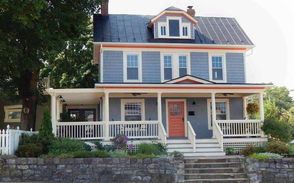 Moonshadows Restaurant | restaurant | 132 E Main St, Luray, VA 22835, USA | 5407431911 OR +1 540-743-1911