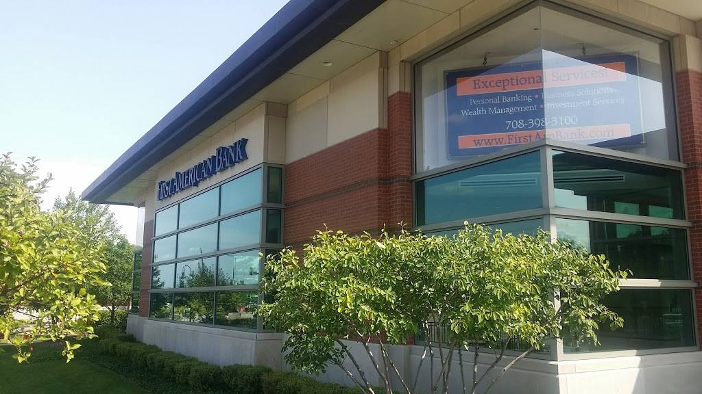 Orland Park Crossing | shopping mall | 14225 95th Ave, Orland Park, IL 60462, USA | 7089236312 OR +1 708-923-6312