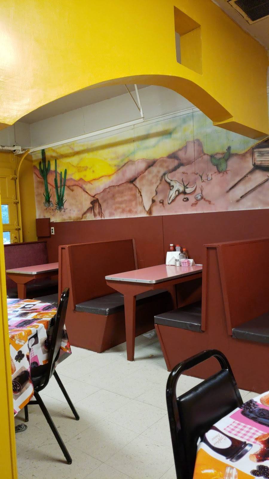 El Norteno | restaurant | 1643 Spur St, New Braunfels, TX 78130, USA | 8306252774 OR +1 830-625-2774