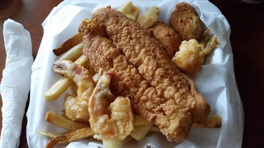 Ashton Deli + Seafood | restaurant | 15525 Warwick Blvd #108, Newport News, VA 23608, USA | 7578873551 OR +1 757-887-3551