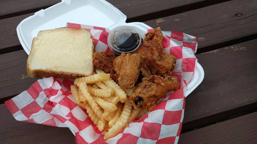 Donges Drive-In and Motel | restaurant | 100 Center St, Meyersdale, PA 15552, USA | 8146345710 OR +1 814-634-5710