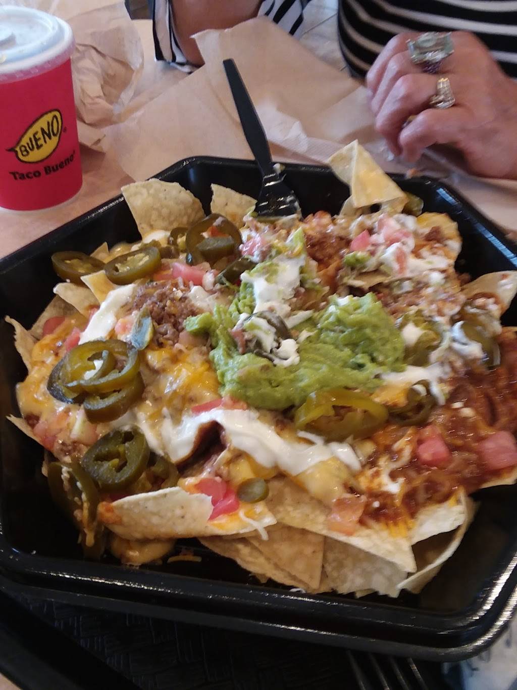 Taco Bueno | restaurant | 707 W Lyndon B Johnson Fwy, Irving, TX 75063, USA | 9724448929 OR +1 972-444-8929