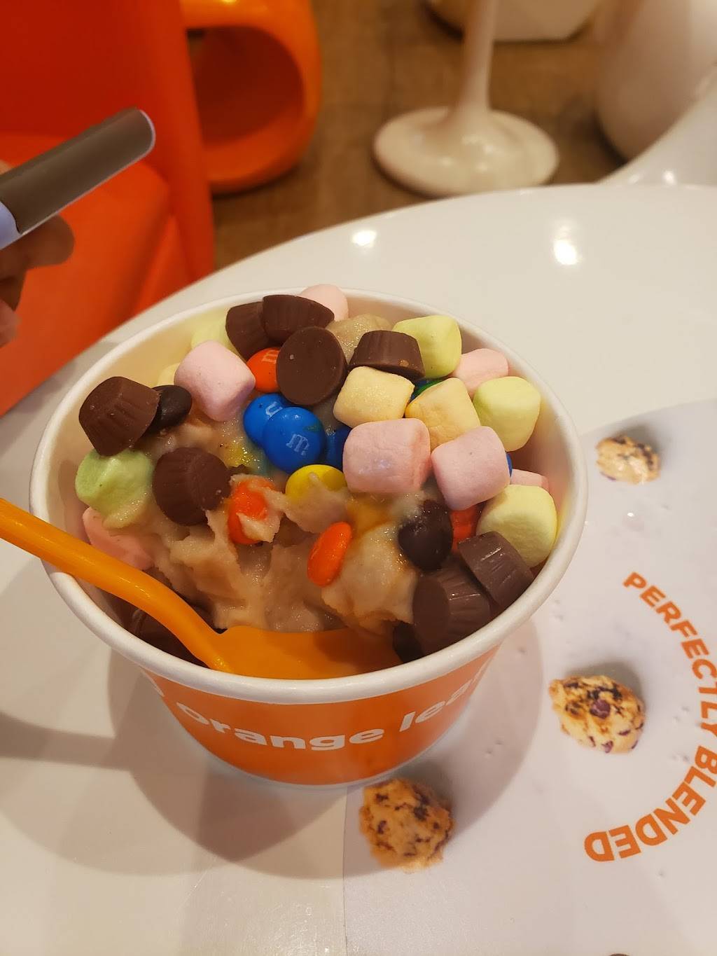 Orange Leaf Frozen Yogurt & Ice Cream | restaurant | 124 Broadway Ste B, Saugus, MA 01906, USA | 7815585644 OR +1 781-558-5644