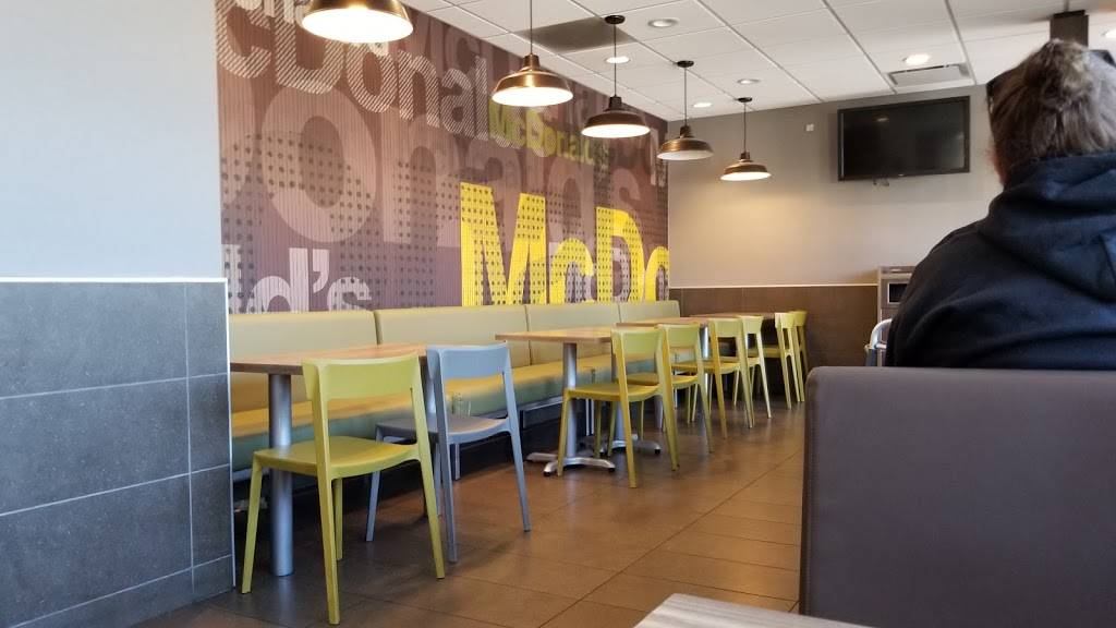 McDonalds | cafe | 4110 E Main St, Ventura, CA 93003, USA | 8056446268 OR +1 805-644-6268