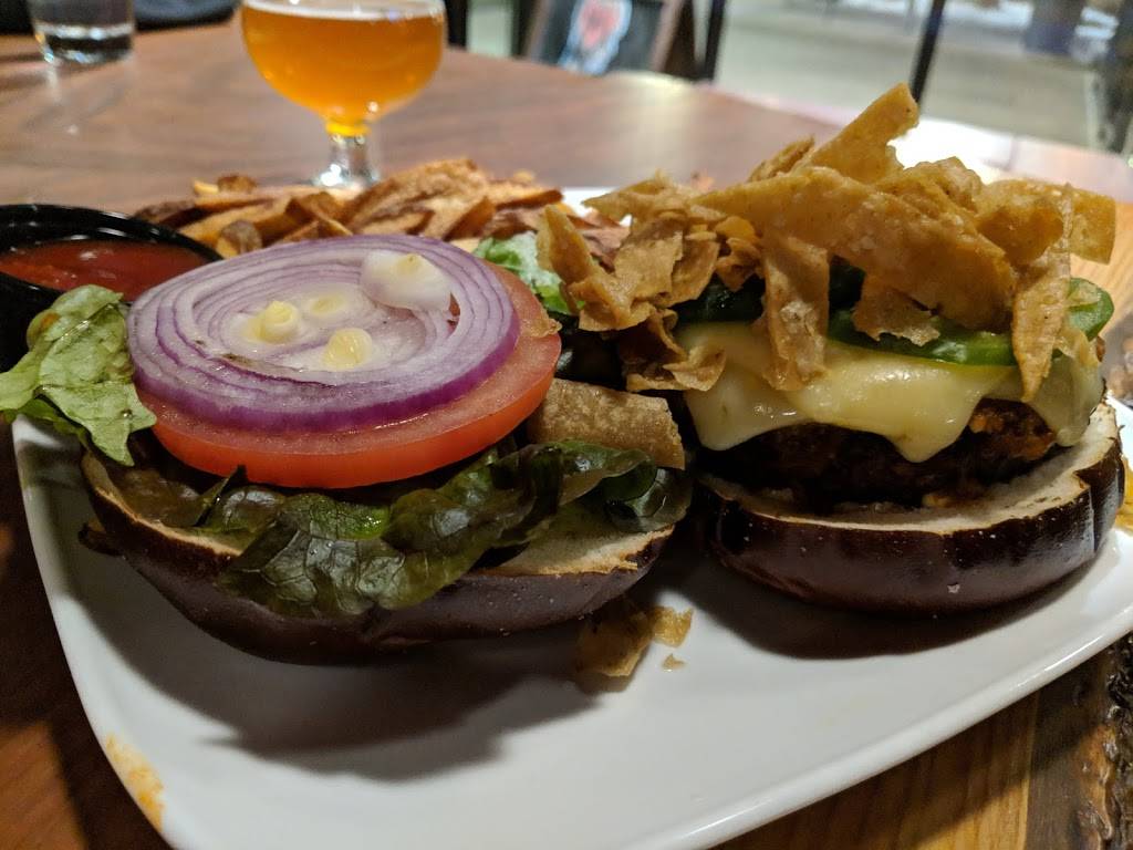 Kumas Corner Vernon Hills | restaurant | 925 N Milwaukee Ave Suite 100, Vernon Hills, IL 60061, USA | 8475496666 OR +1 847-549-6666