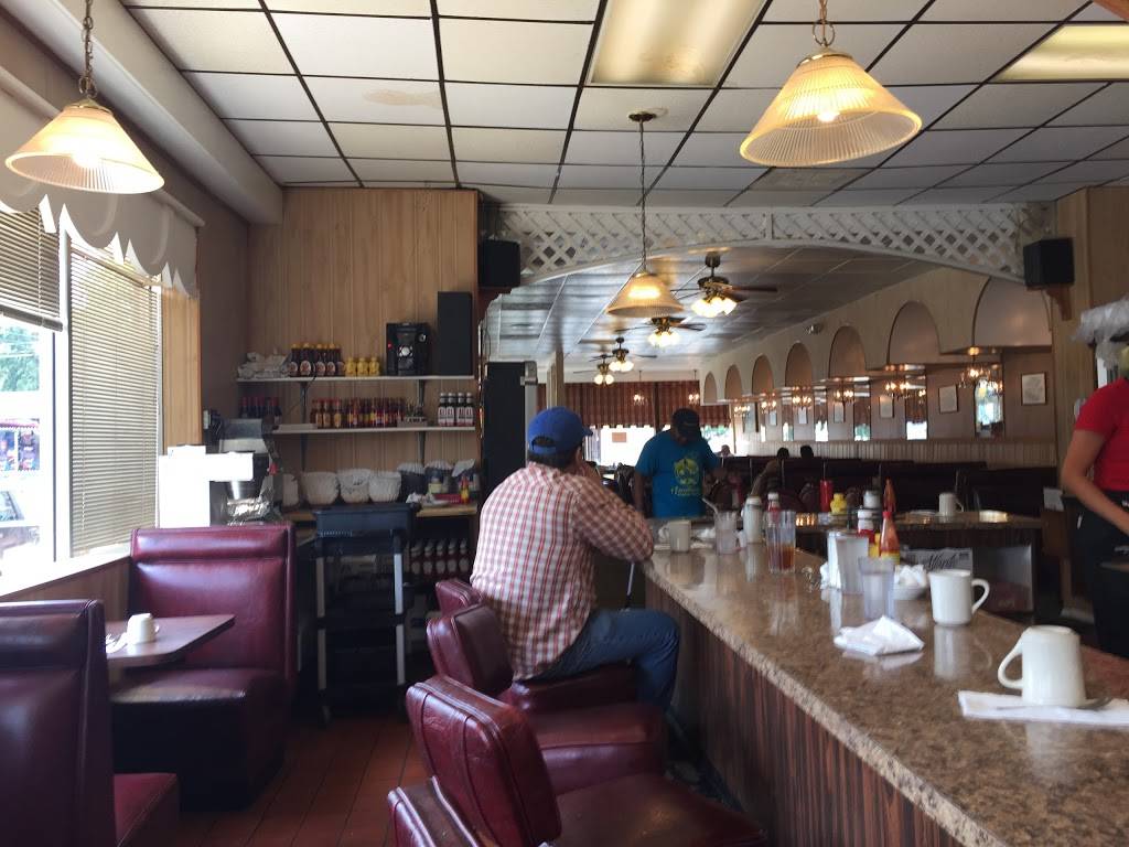 Hessville Restaurant | restaurant | 6737 Kennedy Ave, Hammond, IN 46323, USA | 2198441301 OR +1 219-844-1301