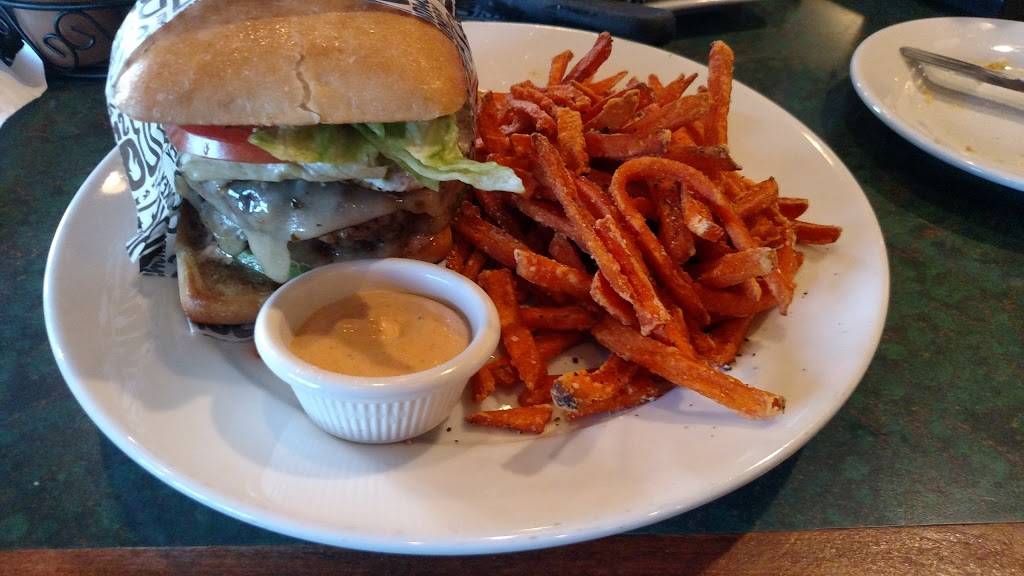 Smokey Bones | meal takeaway | 7848 Mall Rd, Florence, KY 41042, USA | 8593715425 OR +1 859-371-5425