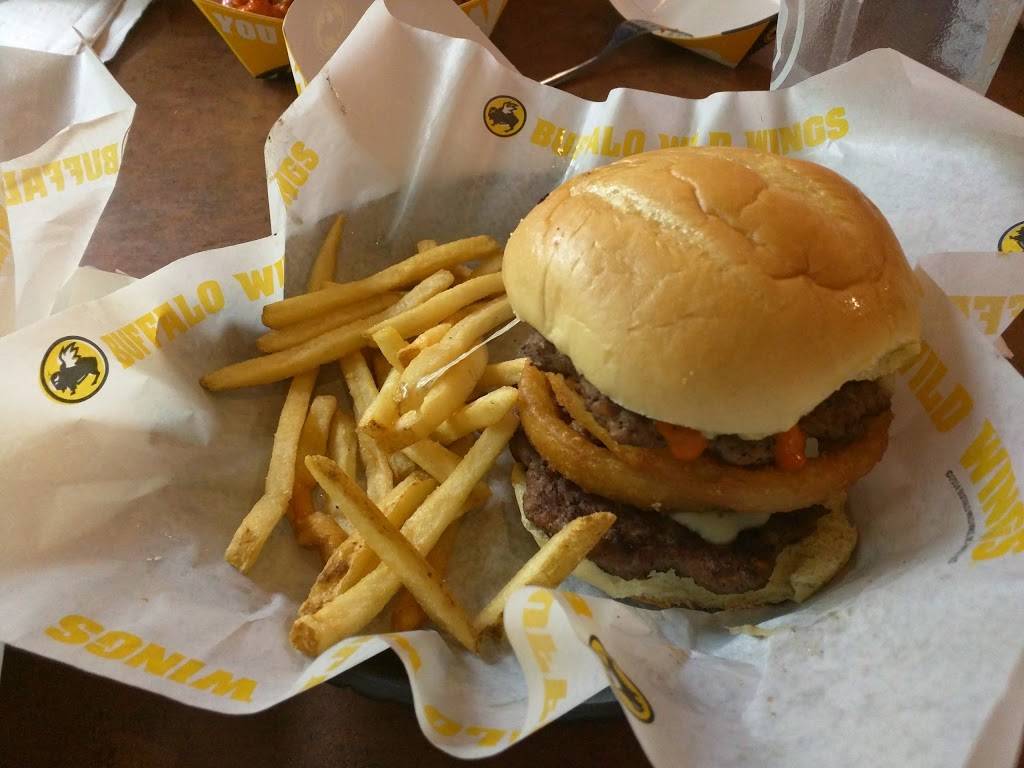 Buffalo Wild Wings | restaurant | 33 Maryland Ave C, Rockville, MD 20850, USA | 3012519393 OR +1 301-251-9393
