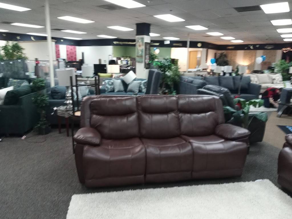 Cascade Plaza | shopping mall | 7601-7625 Evergreen Way, Everett, WA 98203, USA | 5036034700 OR +1 503-603-4700