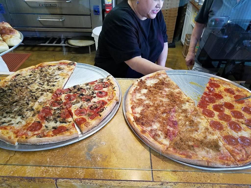 Pinos Pizzeria & Italian Kitchen | restaurant | 24600 S Tamiami Trail #100, Bonita Springs, FL 34134, USA | 2396765332 OR +1 239-676-5332