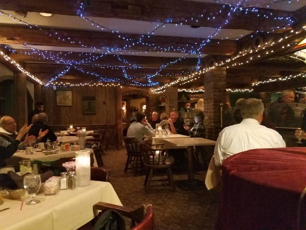 The Clinton House | restaurant | 2 W Main St, Clinton, NJ 08809, USA | 9087306230 OR +1 908-730-6230