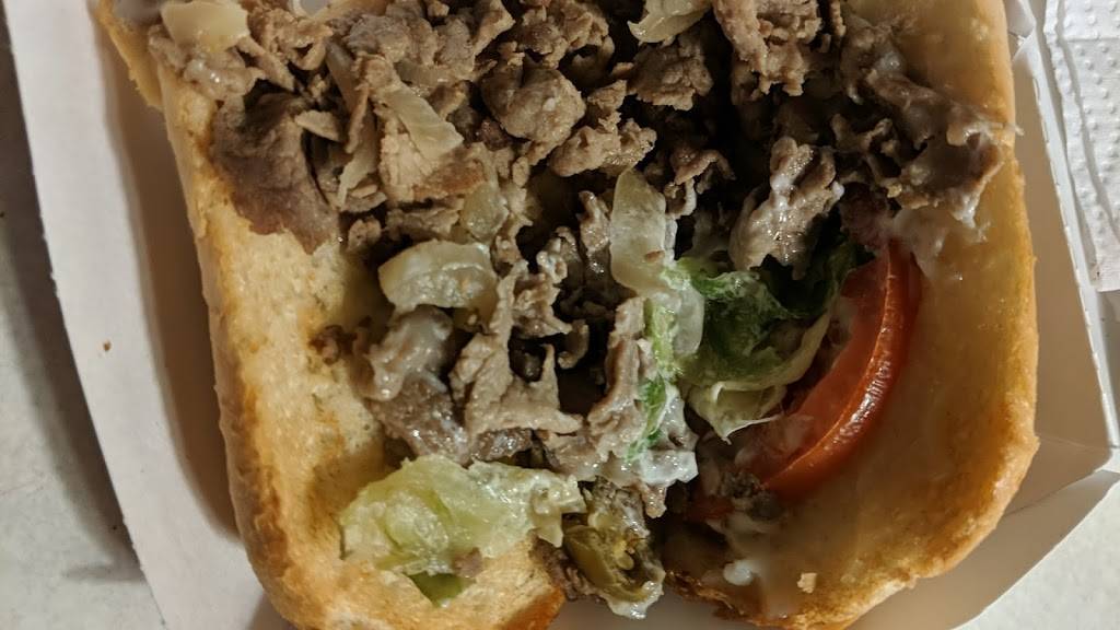 Charleys Philly Steaks | restaurant | 711 US-150 E, Galesburg, IL 61401, USA | 3092897827 OR +1 309-289-7827