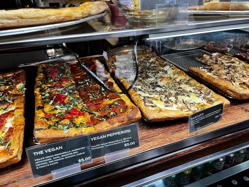 Williamsburg Pizza | meal delivery | 265 Union Ave, Brooklyn, NY 11211, USA | 7188558729 OR +1 718-855-8729