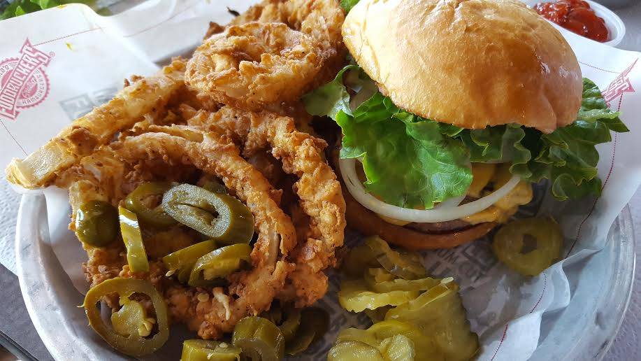 Fuddruckers | restaurant | 11654 Bandera Rd #112, San Antonio, TX 78250, USA | 2105563757 OR +1 210-556-3757