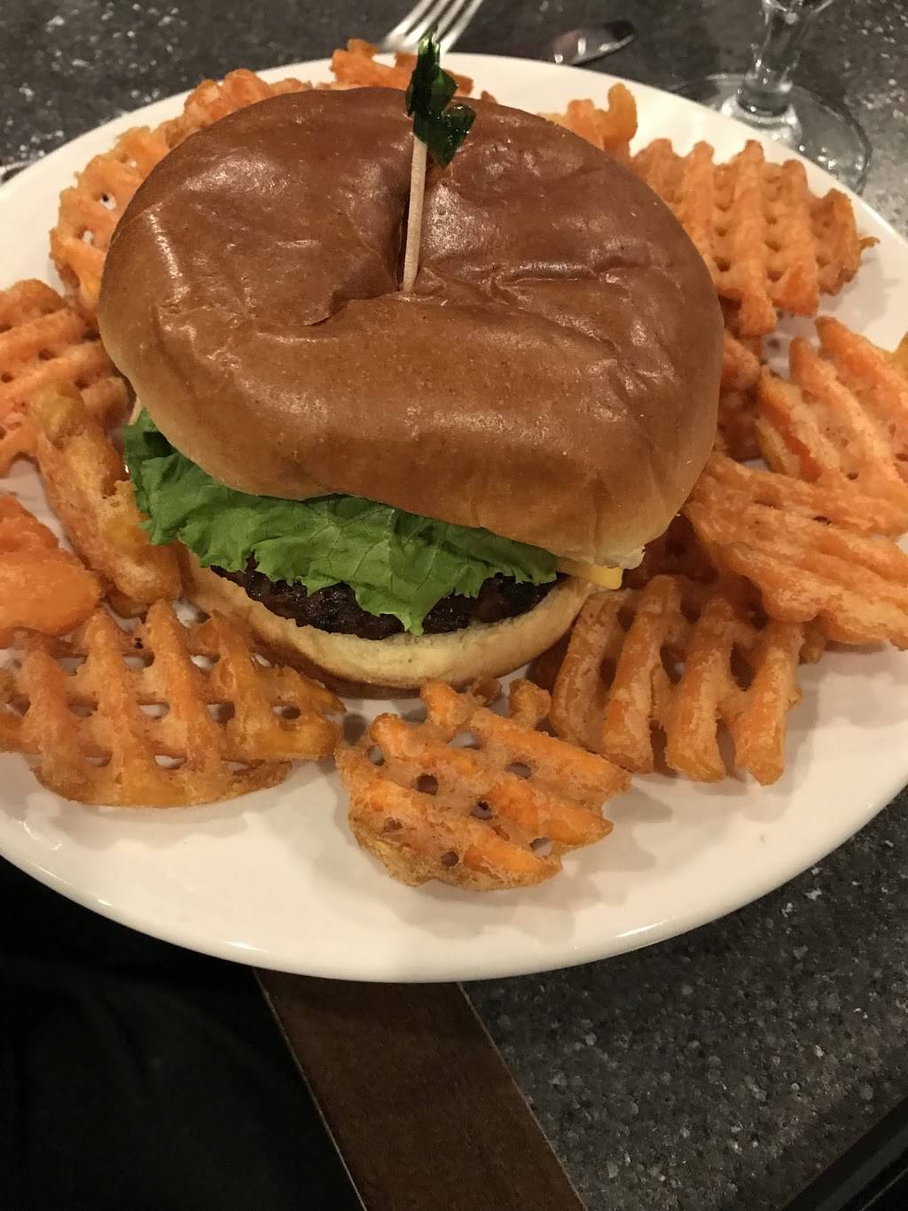 The Grove Restaurant | restaurant | 600 Bowieville Manor Ln, Upper Marlboro, MD 20774, USA | 3012492701 OR +1 301-249-2701