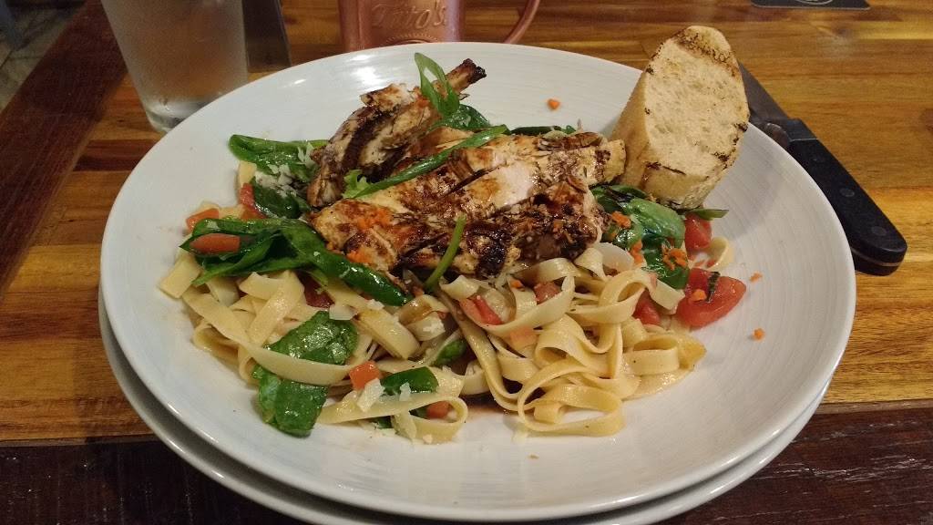 Basils On Market | restaurant | 18 N Market St, Troy, OH 45373, USA | 9378752068 OR +1 937-875-2068