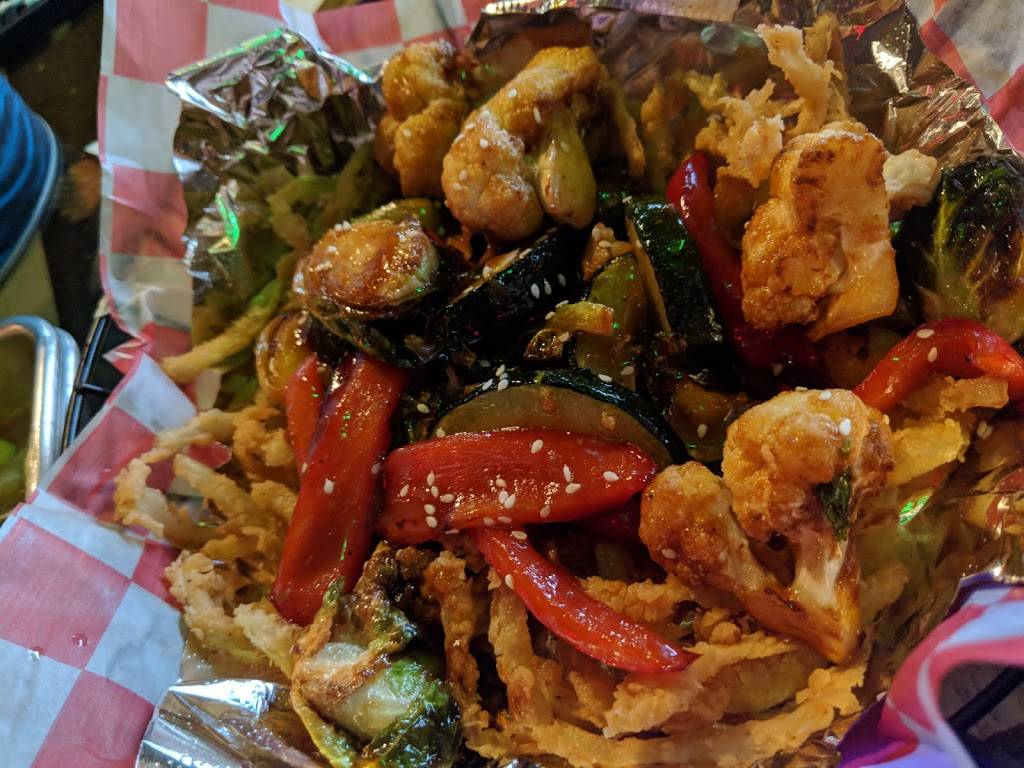 Smugglers Run | restaurant | 1 St John St, Wyandotte, MI 48192, USA | 7345301788 OR +1 734-530-1788