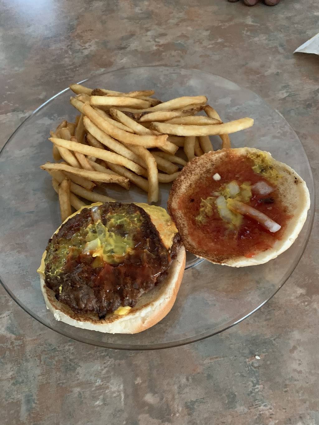 Hardees | restaurant | 8545 Old State Rd, Holly Hill, SC 29059, USA | 8034965447 OR +1 803-496-5447